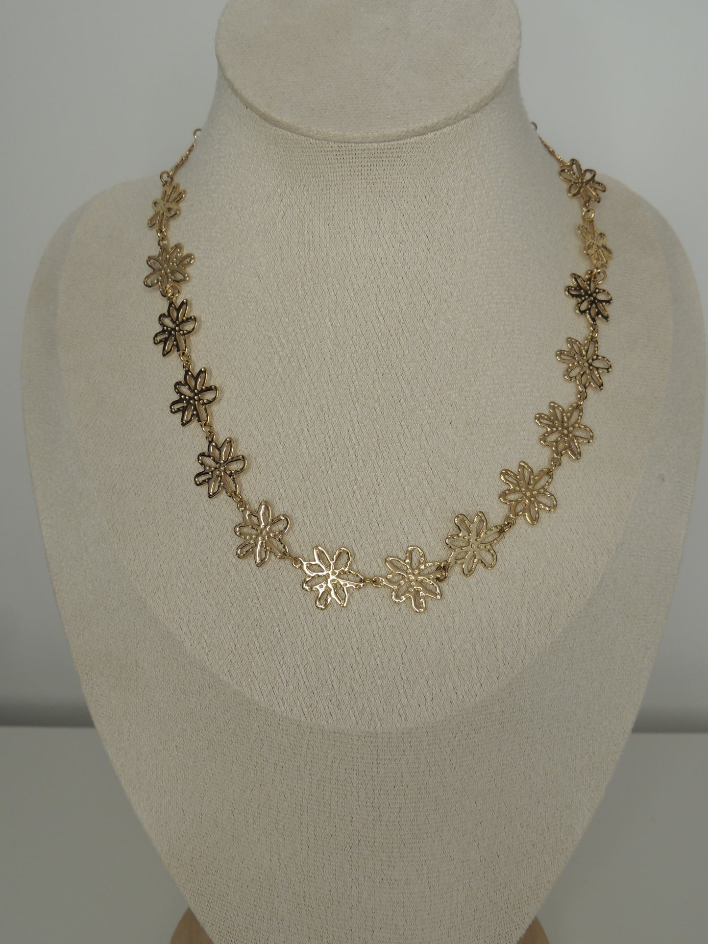 Collier Aria