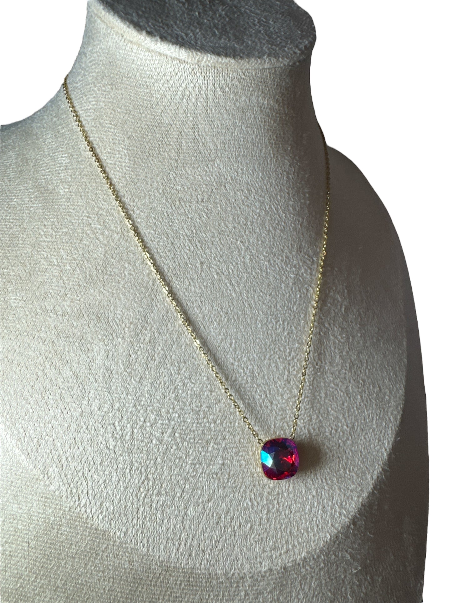 Collier Hanna