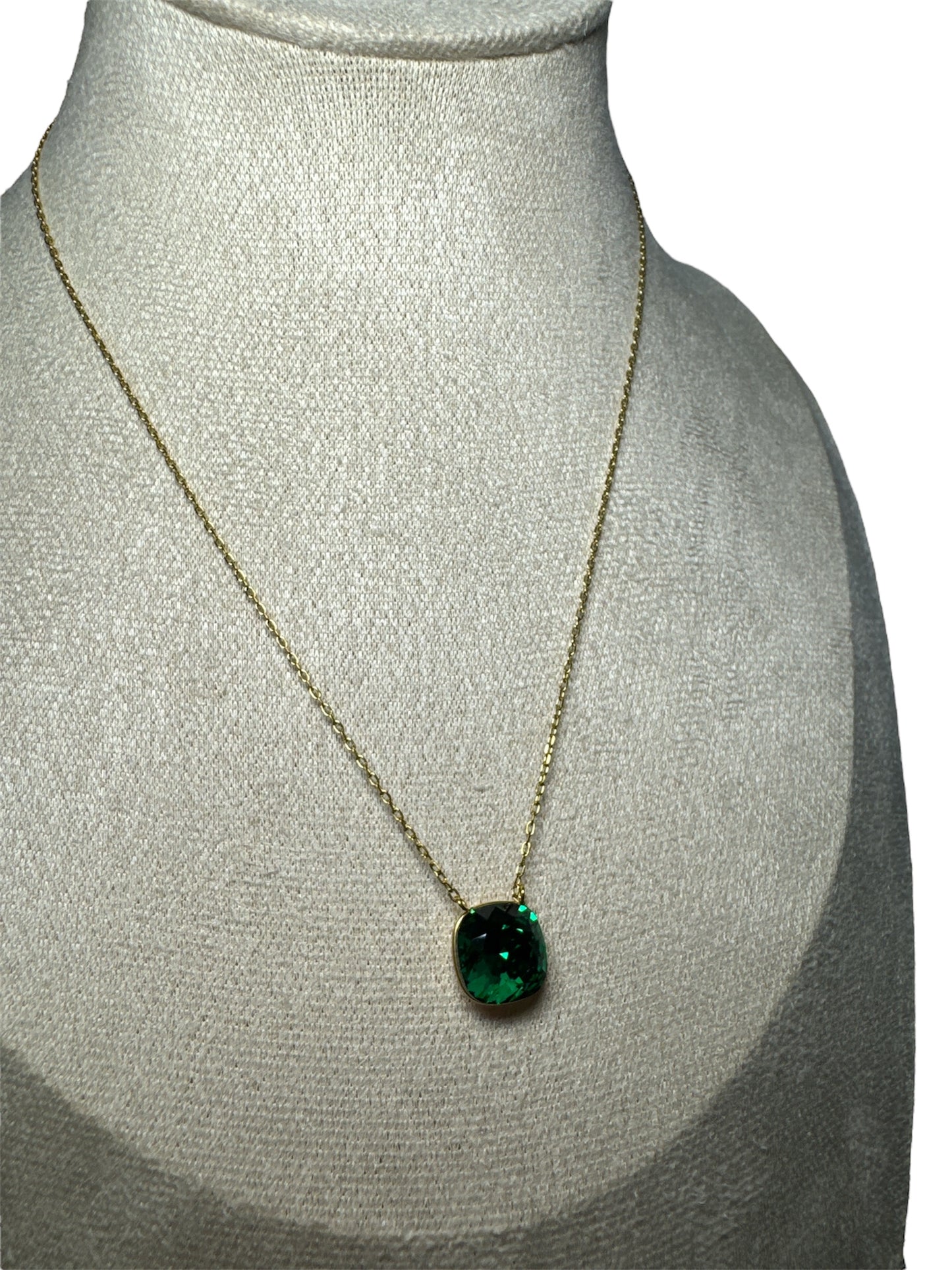 Collier Hanna