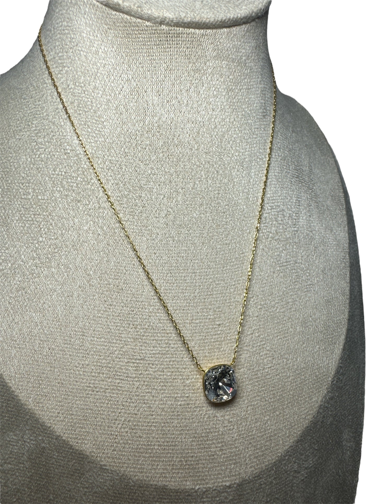 Collier Hanna