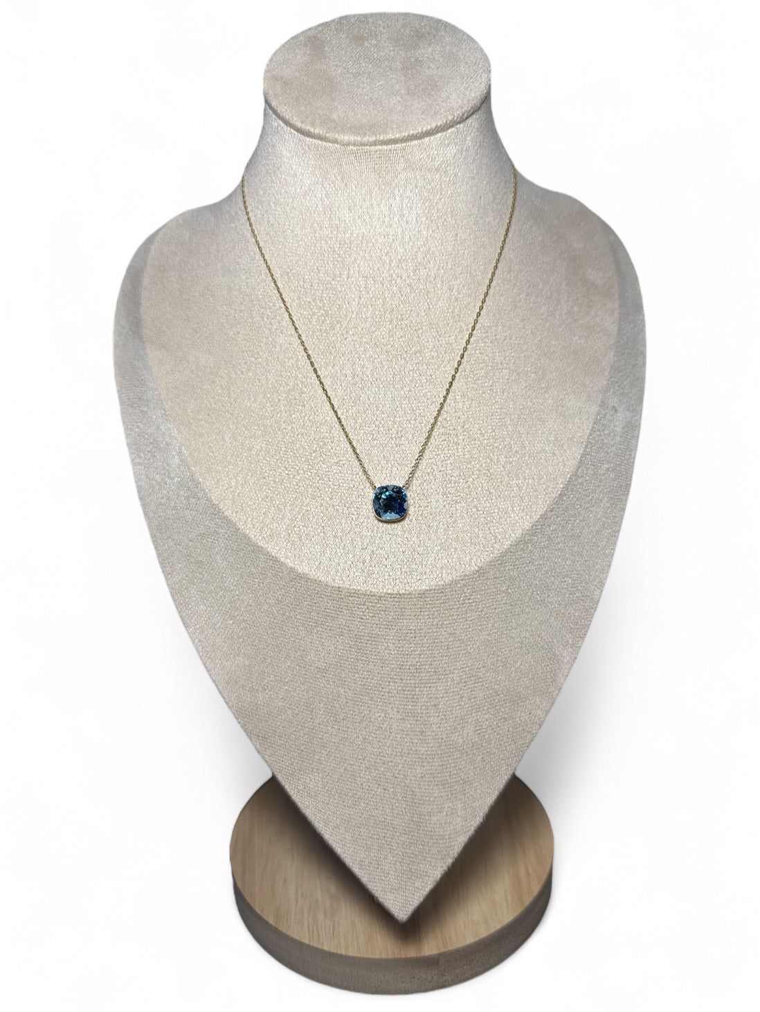 Collier Hanna