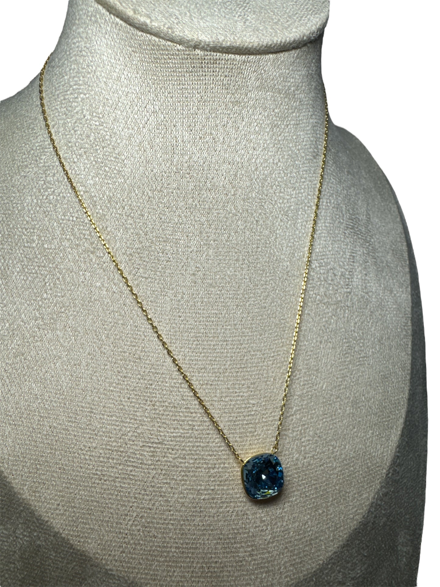 Collier Hanna